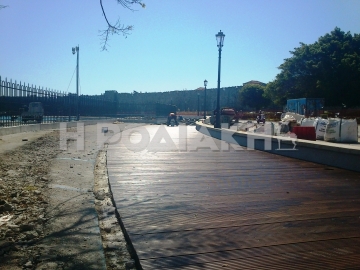 Εγκαινιάζεται το ξύλινο πεζοδρόμιο στο τουριστικό λιμάνι της Ρόδου