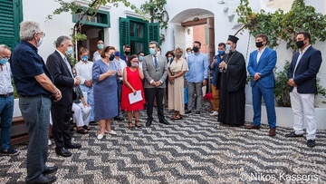 Η επίσκεψη της υπουργού Πολιτισμού Λίνας Μενδώνη στη Σύμη (φωτορεπορτάζ)