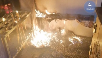 Επικίνδυνη φωτιά από κεριά στην Παναγιά Τσαμπίκα (Ψηλή)