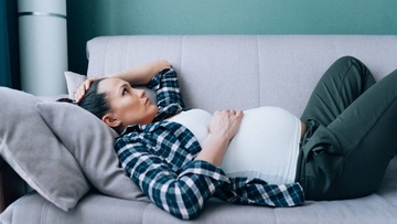 Είμαι έγκυος στο δεύτερο ή τρίτο τρίμηνο και ζαλίζομαι: Να ανησυχήσω;