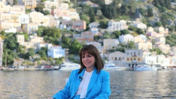 Κατερίνα Σακελλαροπούλου: «Η επίσκεψή μου σε Χάλκη, Τήλο και Σύμη με γέμισε αισιοδοξία»