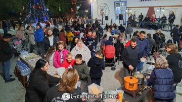 Ολοκληρώθηκε το χριστουγεννιάτικο χωριό στην Παστίδα