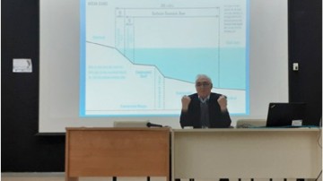 Ομιλία του διευθυντή του Ινστιτούτου Αιγαίου του Δικαίου  της Θάλασσας και του Ναυτικού Δικαίου στο Εσπερινό ΕΠΑΛ Ρόδου