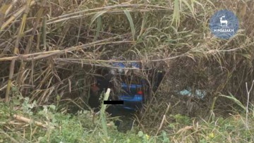 Συμβαίνει τώρα: Σε ρέμα κατέληξε ιχ αυτοκίνητο στη Ρόδο