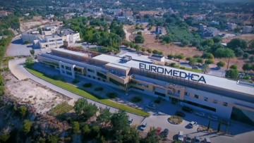 Mια εξαιρετικά απαιτητική ογκολογική χειρουργική επέμβαση από το Κέντρο Ελάχιστα Επεμβατικής Χειρουργικής της Euromedica