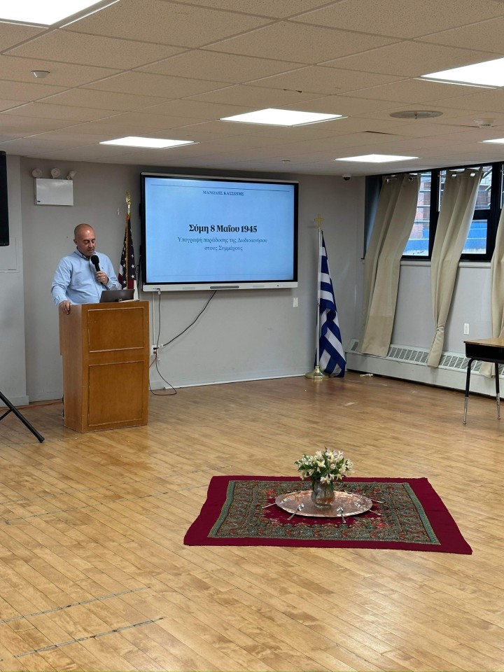 Ο πρόεδρος του συλλόγου Μερκούρης Μοσχόβης ευχαριστεί όλους για την παρουσία τους και αυτούς που συνέβαλαν στην επιτυχία της εκδήλωσης