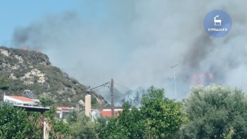 Επικίνδυνη φωτιά  κοντά σε κατοικημένη περιοχή στην Κρεμαστή (φωτο+ βίντεο)