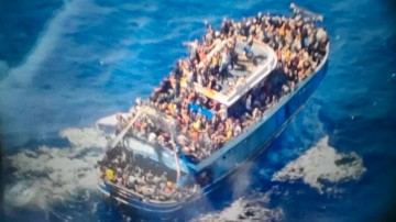 Ελ. Καραγιάννη: Το ναυάγιο της Πύλου  που νίκησε τη ματαιοδοξία μας