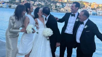 Καστελλόριζο: Ο λαμπερός γάμος του γιου του δισεκατομμυριούχου Ανδρέα Λιβέρη (βίντεο)