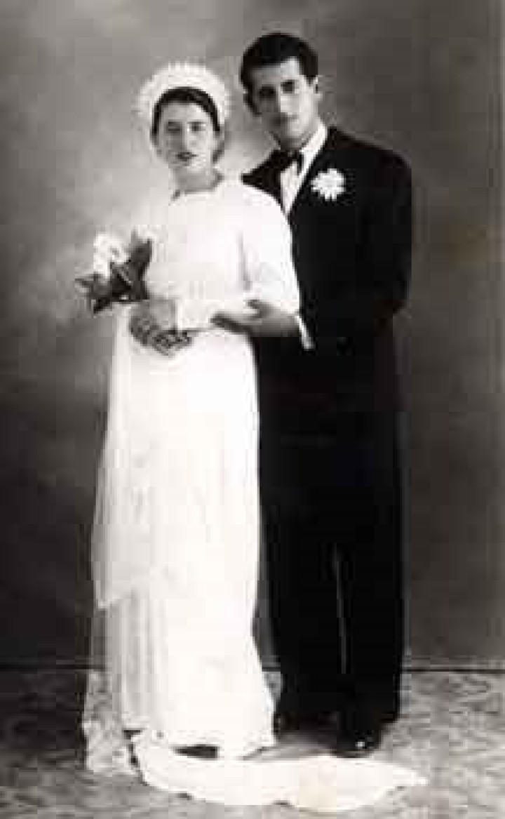 Τον Απρίλιο του 1944 παντρευτήκαν ο Yosef Levy και η Dona Habif. Αλλά λίγο αργότερα είχαν τραγικό τέλος στο Auschwitz είχαν τραγικό τέλος. In April 1944, Yosef Levy and Dona Habif were married. But a few months later they met a tragic end at Auschwitz.