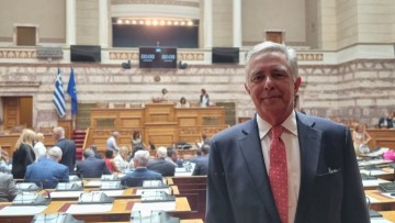 Εξελέγη Α' Κοσμήτορας της Βουλής ο Βασίλης Α. Υψηλάντης