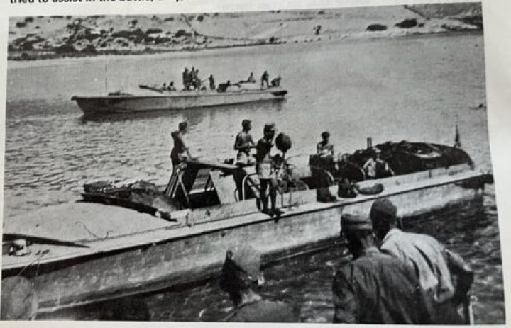 Γερμανοί αποβιβάζονται στον κόλπο του Καμαρίου