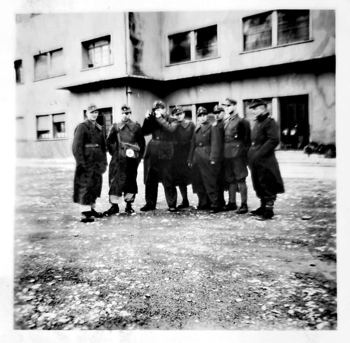 Γερμανοί στρατιώτες στη Ρόδο εγκλωβισμένοι το 1944. Ερασιτεχνική γερμανική φωτογραφία