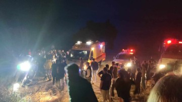 Συμβαίνει τώρα: Τροχαίο ατύχημα στα Καλαβάρδα με ένα εγκλωβισμένο άτομο
