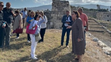 Αυτοψία της Υπουργού Πολιτισμού Λίνας Μενδώνη στα έργα αποκατάστασης των σεισμόπληκτων μνημείων της Κω
