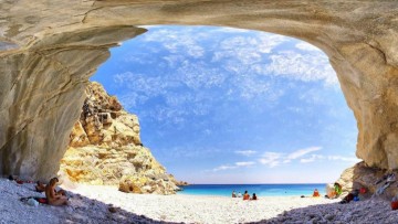 Guardian: Αυτές είναι οι 4 ωραιότερες παραλίες στο Αιγαίο (Videos/Photos)