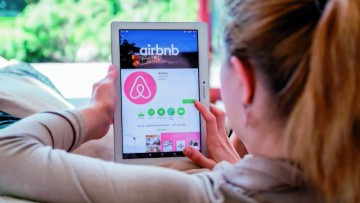 Airbnb: Ποιοι κινδυνεύουν με πρόστιμα