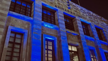 Ο Δήμος Ρόδου φώτισε «μπλε» το Δημαρχείο για την Παγκόσμια Ημέρα Ευχής!