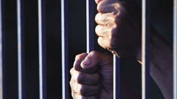 Ισόβια κάθειρξη στον 41χρονο που κατηγορείται για τη δολοφονία του  πατέρα του