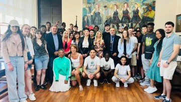 Για 15η φορά επισκέπτονται τη Ρόδο μαθητές του Λυκείου “Centre d’ Ensignement Libre S2” της Λιέγης