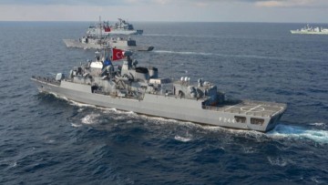 Τουρκικό ερευνητικό σκάφος ανοικτά των Ιμίων, σε επιφυλακή η Αθήνα