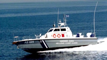 Τούρκος διακινητής αποβίβασε στο Καρνάγιο της Ρόδου παράτυπους μετανάστες - Συνελήφθη και οδηγείται στον Εισαγγελέα