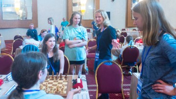 Συναρπαστικά συνεχίζονται οι παρτίδες  των διεθνών διοργανώσεων σκάκι της Ρόδου!