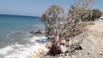 Διαγωνισμός για την προστασία των ακτών σε Σορωνή και Καλαβάρδα