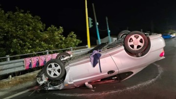 Τελειωμό δεν έχουν τα τροχαία ατυχήματα - Αυτοκίνητο ντεραπάρισε στη Ρόδου-Λίνδου