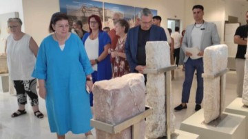 Το αρχαιολογικό μουσείο της Τήλου εγκαινίασε η υπ. Πολιτισμού Λίνα Μενδώνη