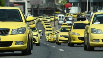 Ταξί: Υποχρεωτικές οι πληρωμές μέσω POS