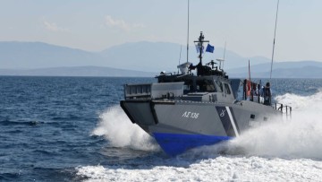 Ιστιοφόρο με 65 μετανάστες εντοπίστηκε από το Λιμεναρχείο στην Τήλο