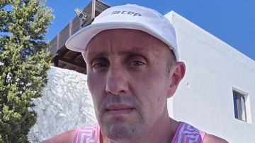 Ανέβηκε στην Τσαμπίκα 100 φορές σε μια ημέρα ο Ben Moorhouse!
