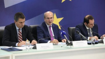 12 αυξήσεις αποδοχών και 12 μειώσεις φόρων – Η εξειδίκευση των μέτρων που ανακοίνωσε ο Κ. Μητσοτάκης στη ΔΕΘ