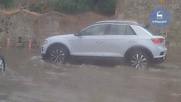 Σε Παλιά Πόλη και Νιοχώρι τα μεγαλύτερα προβλήματα στους δρόμους λόγω της βροχής