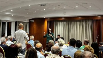 Διαμαντοπούλου από Ρόδο: Η Ελλάδα να προσβάλει στο Ευρωπαϊκό Δικαστήριο την απόφαση της Γερμανίας να κλείσει τα σύνορα