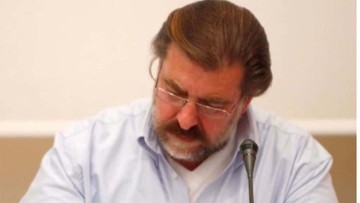 “Έφυγε” από τη ζωή ο βραβευμένος και πολυγραφότατος συγγραφέας Στέλιος Χαλκίτης σε ηλικία 62 ετών.