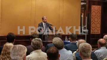 Ξεκίνησε η ομιλία του Νίκου Ανδρουλάκη στη Ρόδο