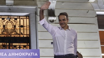 Μητσοτάκης στη Ρηγίλλης: Να χαρίσουμε στη ΝΔ τρεις συνεχόμενες κυβερνητικές θητείες