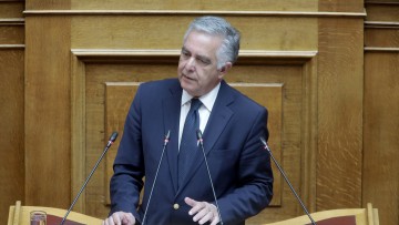 Απάντηση του υπουργού Μετανάστευσης στον Β. Υψηλάντη για την παράταση του προγράμματος εργαζόμενων στην κλειστή δομή της Λέρου