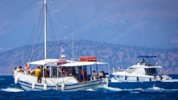 Εφορία: Επιστροφή του φόρου 100€ για μικρές βάρκες – Διαγραφή οφειλών μέχρι το τέλος του μήνα