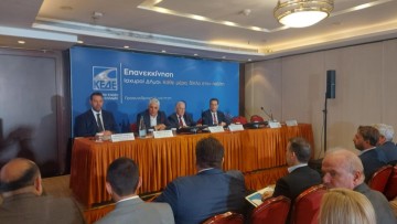 Αντιπαράθεση μεταξύ του προέδρου της ΠΕΔ Αλ. Κολιάδη και του προέδρου της ΚΕΔΕ
