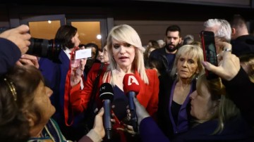 Ανεξαρτητοποιήθηκαν από τον ΣΥΡΙΖΑ Πούλου και Τζάκρη - Αξιωματική αντιπολίτευση το ΠΑΣΟΚ