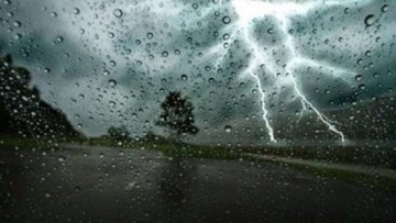 Ισχυρή βροχόπτωση στη Ρόδο - Σε πλήρη ετοιμότητα η Πυροσβεστική Υπηρεσία
