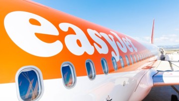 easyJet: Διευρύνει το πτητικό της πρόγραμμα για την Ελλάδα το καλοκαίρι του 2025