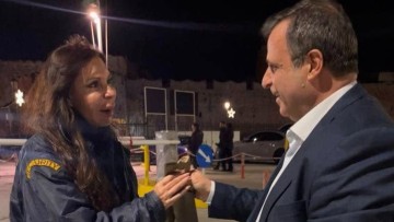 Δώρα κι ευχές μοίρασε στους εργαζόμενους που είχαν βάρδια την πρωτοχρονιά ο πρόεδρος του Λιμενικού Ταμείου