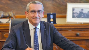Ψηφιακή περιήγηση της Ερμούπολης μέσα από το λογοτεχνικό και ερευνητικό έργο του Μάνου Ελευθερίου