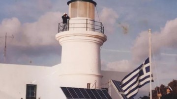 Ζώντας σε φάρο: Ο επί 32 χρόνια φαροφύλακας της Στρογγύλης, θα επέλεγε «με τα 1000» και πάλι το ίδιο επάγγελμα (video)