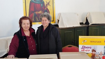 Την "βρεφική προίκα" του πρώτου νεογέννητου στη Ρόδο παρέδωσε ο Φιλανθρωπικός Σύλλογος Παραδεισίου