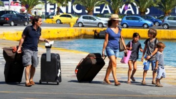 Ελληνικός τουρισμός 2024 | Μειωμένες εισπράξεις από τους Γάλλους και τους Βρετανούς στο 11μηνο